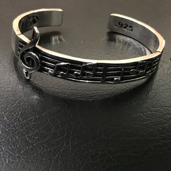 Silver music note bangle - Picture 3 of 5